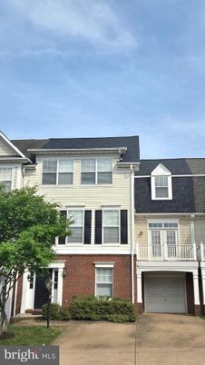 Attached, Exterior, Facade, Brick Facade, Rowhouse