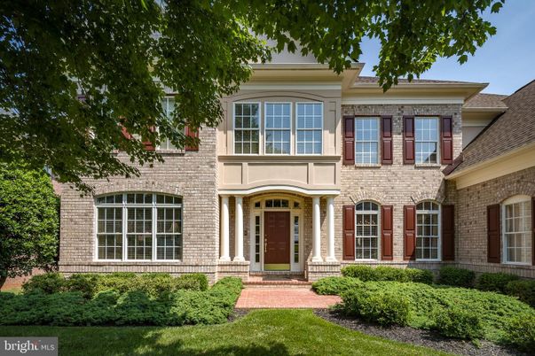Exterior, Facade, Brick Facade, Georgian