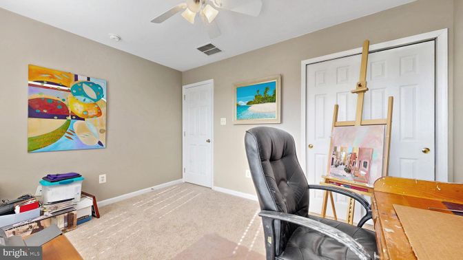 Home Office, Interior