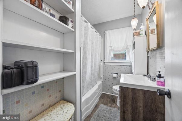 Bathroom, Interior, Pendant Lights