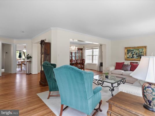 Chandelier, Dining room, Interior, Living room, Wood Texture Flooring