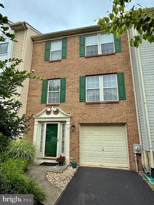Attached, Exterior, Facade, Brick Facade, Rowhouse