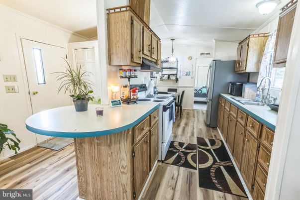 Interior, Kitchen, Pendant Lights, Wood Texture Flooring