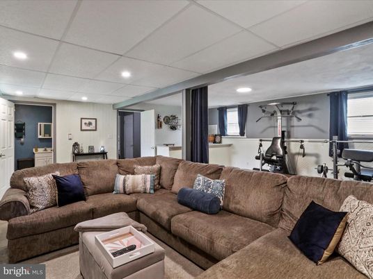 Fitness Equipment, Interior, Living room, Recessed Lighting