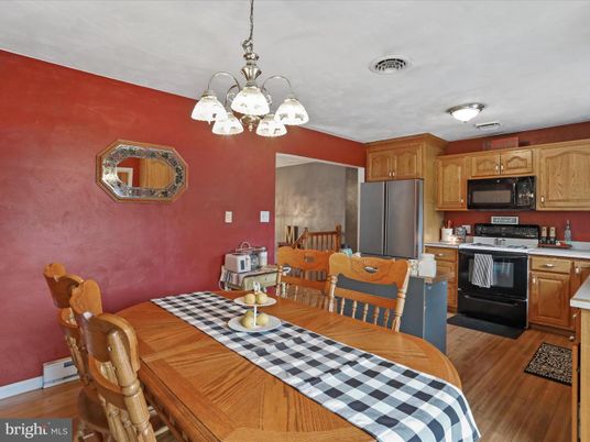 Chandelier, Dining room, Interior, Kitchen, Wood Texture Flooring