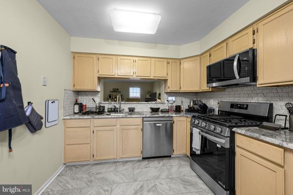 Interior, Kitchen, Marble, Stainless Steel Appliances