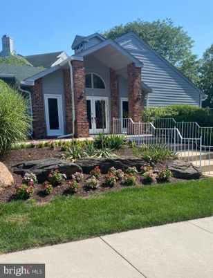 Exterior, Facade, Brick Facade, Modern