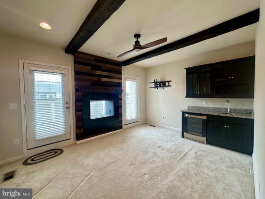Empty room, Interior, Recessed Lighting, Wooden Beams, Wooden Walls