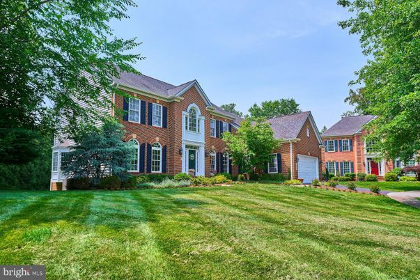 Exterior, Facade, Brick Facade, Georgian