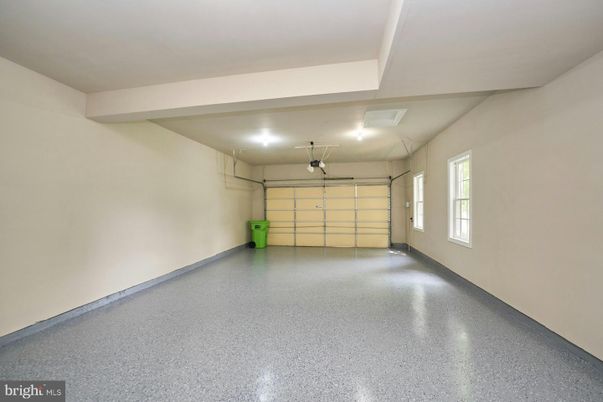 Garage, Interior