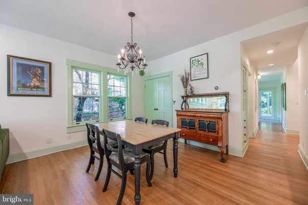 Chandelier, Dining room, Interior, Recessed Lighting, Wood Texture Flooring