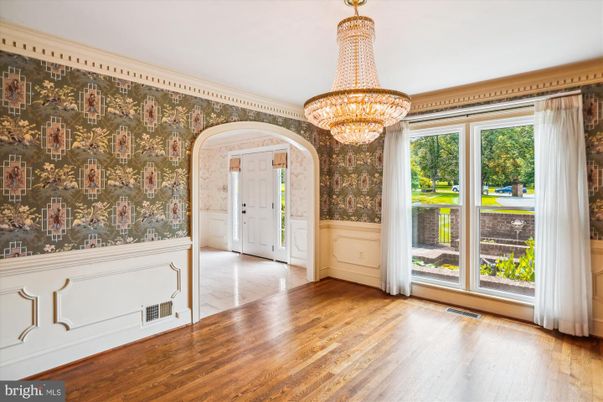 Chandelier, Empty room, Interior, Wood Texture Flooring