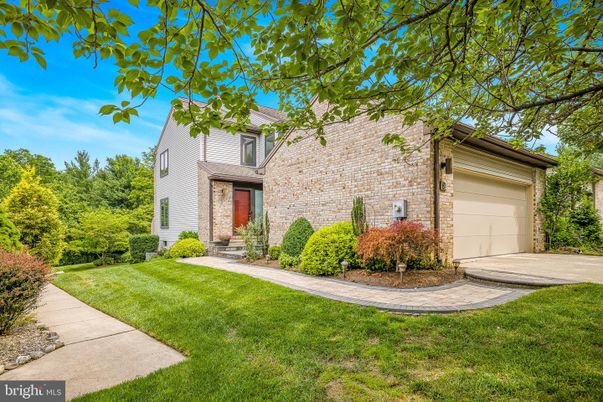 Attached, Backyard, Exterior, Facade, Brick Facade, Cape Cod