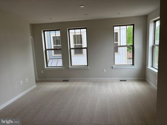 Empty room, Interior, Recessed Lighting