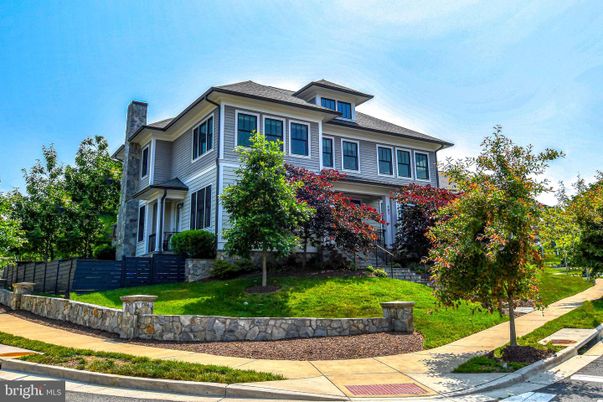 Exterior, Facade, American Foursquare