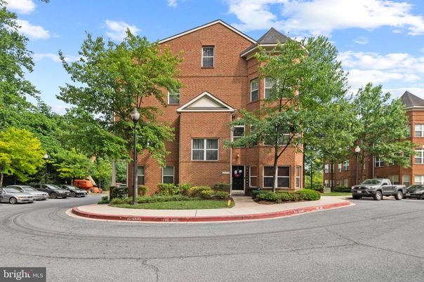 Exterior, Facade, Brick Facade, Rowhouse