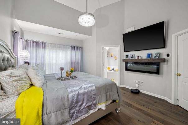 Bedroom, Interior, Pendant Lights, Wood Texture Flooring