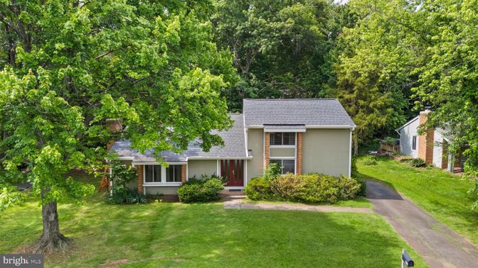 Exterior, Facade, Cape Cod