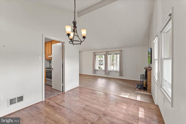 Chandelier, Empty room, Interior, Pendant Lights, Wood Texture Flooring