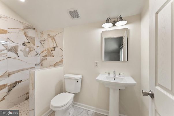 Bathroom, Interior, Marble, Marble Walls, Recessed Lighting