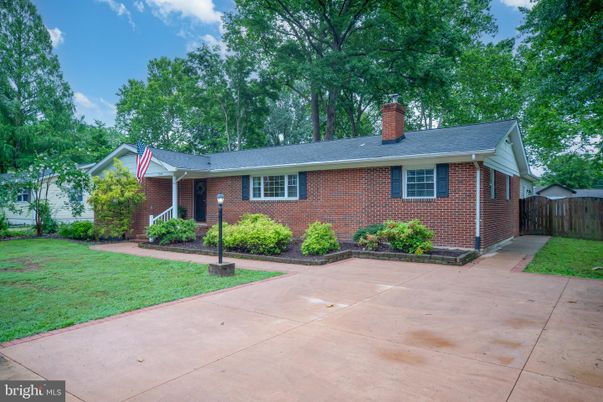 Exterior, Facade, Brick Facade, Ranch