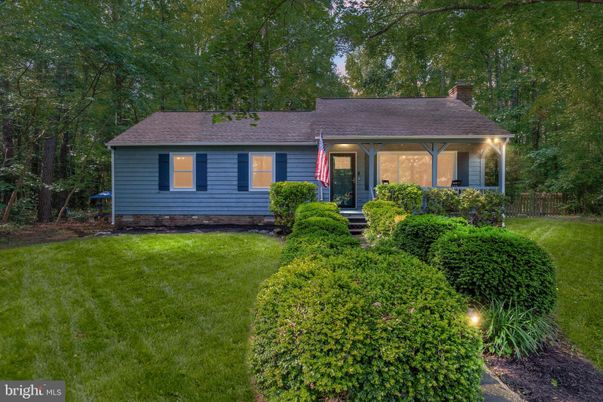 Backyard, Exterior, Facade, Cape Cod