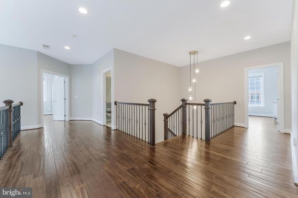 Interior, Pendant Lights, Recessed Lighting, Wood Texture Flooring