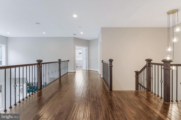 Interior, Pendant Lights, Recessed Lighting, Wood Texture Flooring