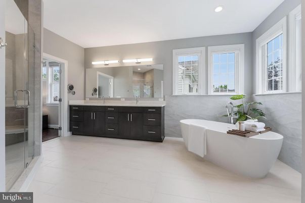 Bathroom, Dual Sink Vanities, Free Standing Baths, Glass Shower, Interior, Recessed Lighting