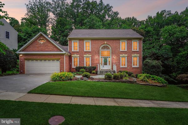 Attached, Exterior, Facade, Brick Facade, Georgian