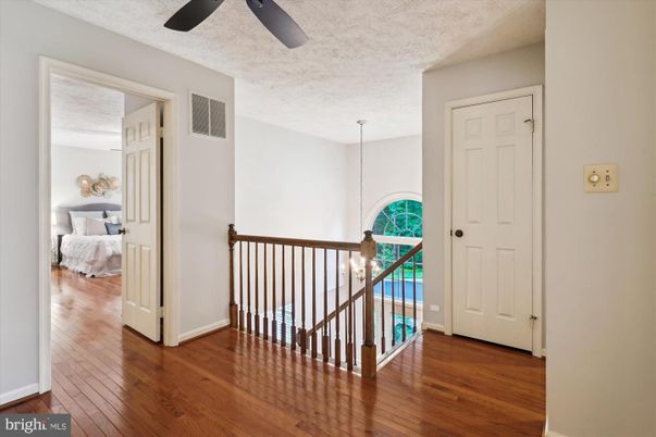 Bedroom, Interior, Pendant Lights, Wood Texture Flooring