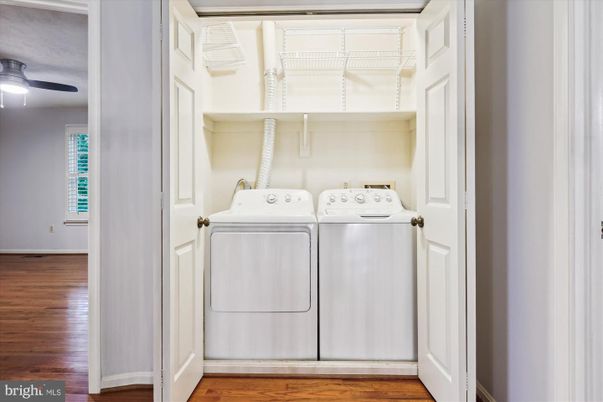 Interior, Utility Closets, Washer, Wood Texture Flooring
