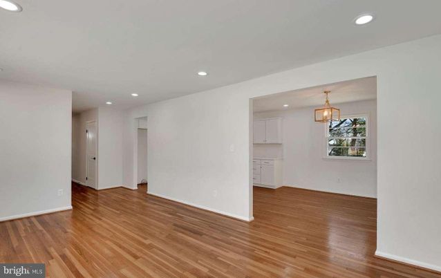 Empty room, Interior, Pendant Lights, Recessed Lighting, Wood Texture Flooring