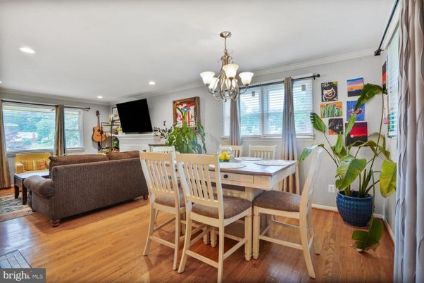 Chandelier, Dining room, Interior, Living room, Recessed Lighting, Wood Texture Flooring