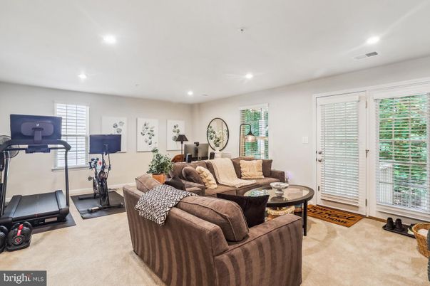 Fitness Equipment, Interior, Living room, Recessed Lighting
