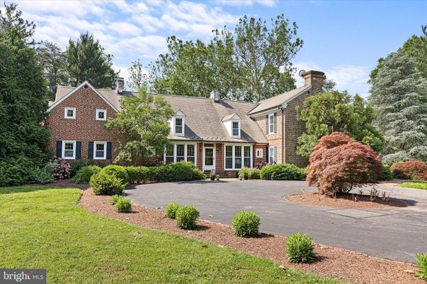 Exterior, Facade, Brick Facade, Cape Cod