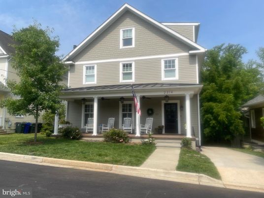 Exterior, Facade, American Craftsman