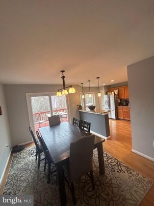 Dining room, Interior, Kitchen, Pendant Lights, Recessed Lighting, Wood Texture Flooring