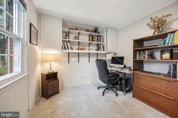 Home Office, Interior