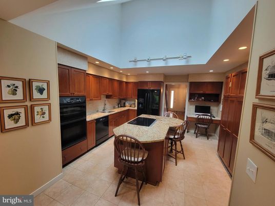 Dining room, Interior, Kitchen, Recessed Lighting, Stainless Steel Appliances