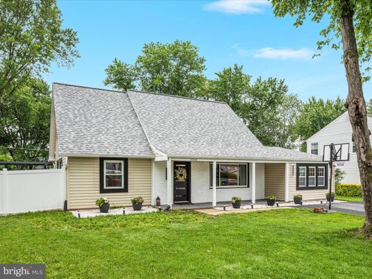 Exterior, Facade, Cape Cod
