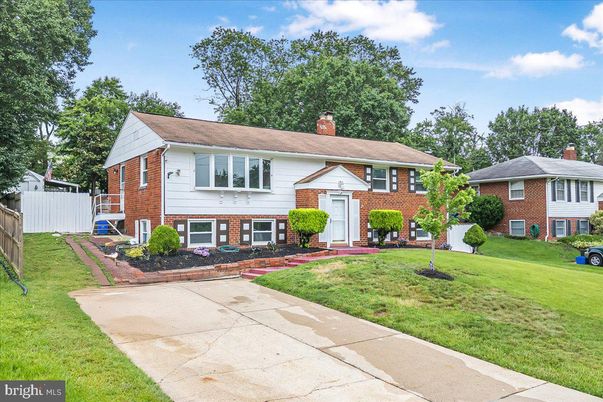 Exterior, Facade, Brick Facade, Raised Ranch