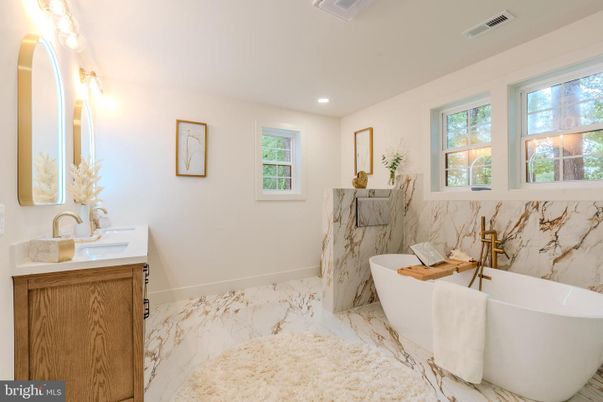 Bathroom, Free Standing Baths, Interior, Marble, Marble Walls, Recessed Lighting