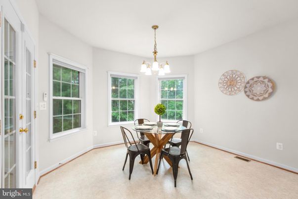 Chandelier, Dining room, Interior, Pendant Lights