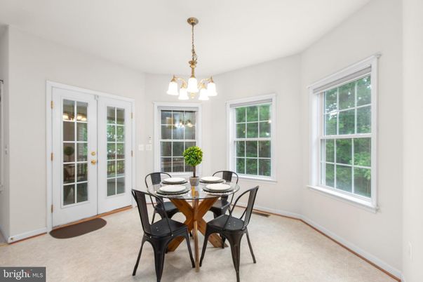 Chandelier, Dining room, Interior