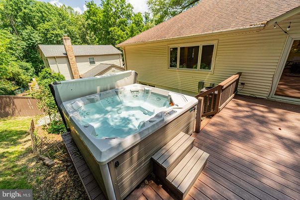 Exterior, Hot Tub