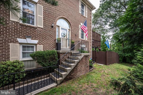 Exterior, Facade, Brick Facade, Rowhouse