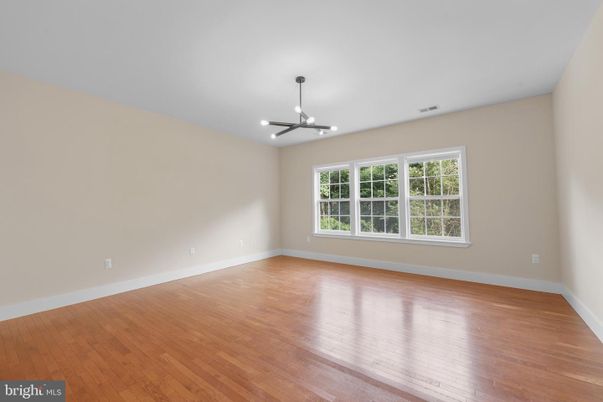 Empty room, Interior, Pendant Lights, Wood Texture Flooring