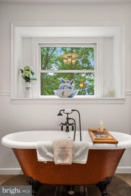 Bathroom, Free Standing Baths, Interior