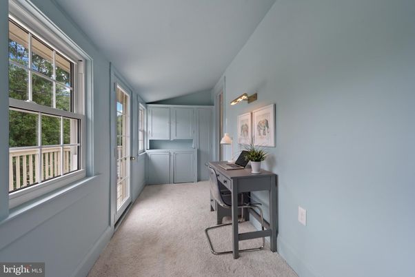 Home Office, Interior